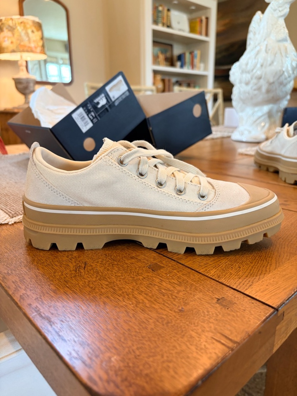 SOREL SCOUT N ABOUT LOW SNEAKER COLOR CHALK SIZE 6.5 USED GOOD CONDITION